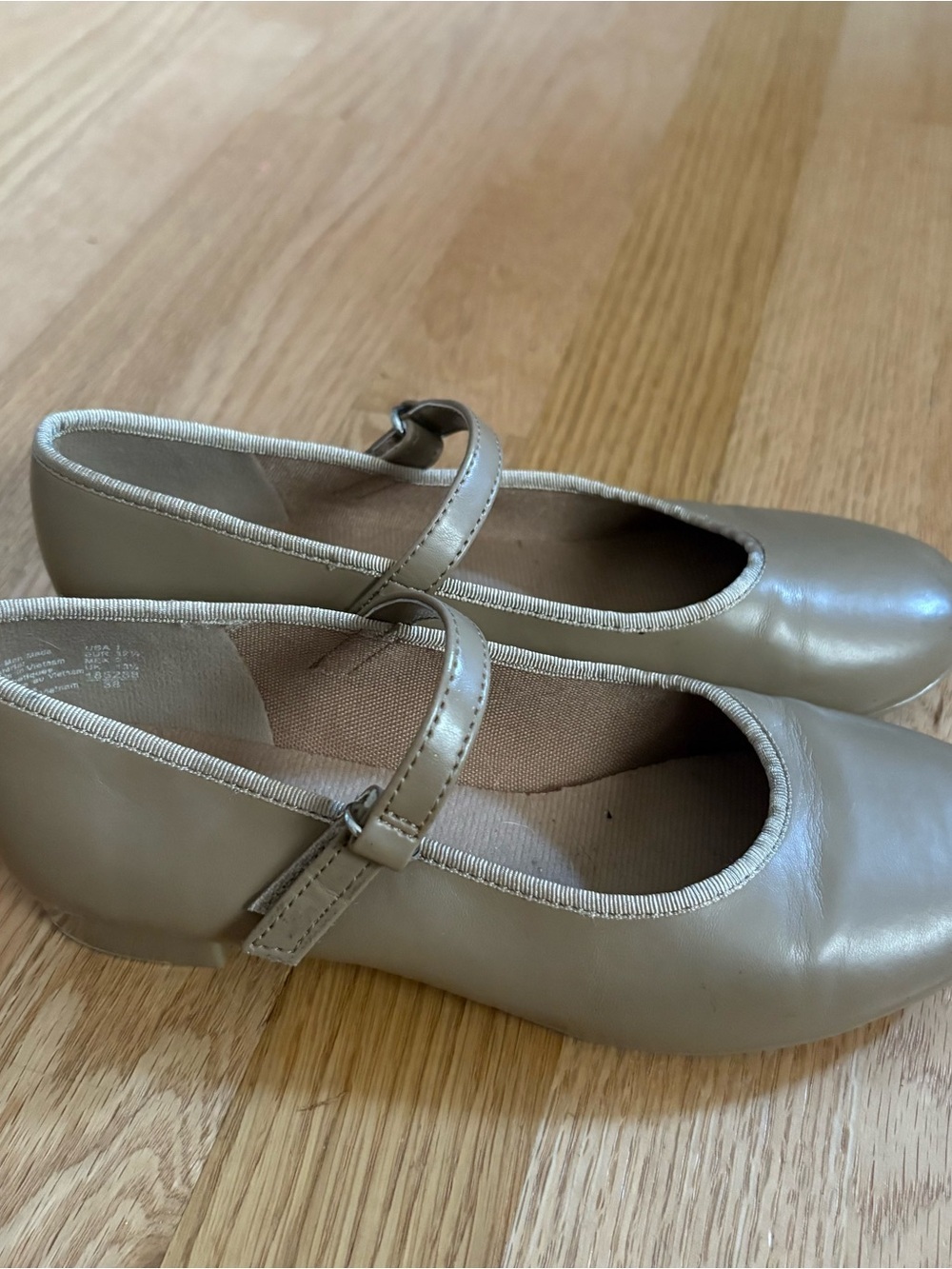 Spotlight Taupe Tan Tap Dance Shoes Sz 1 Kids Girls